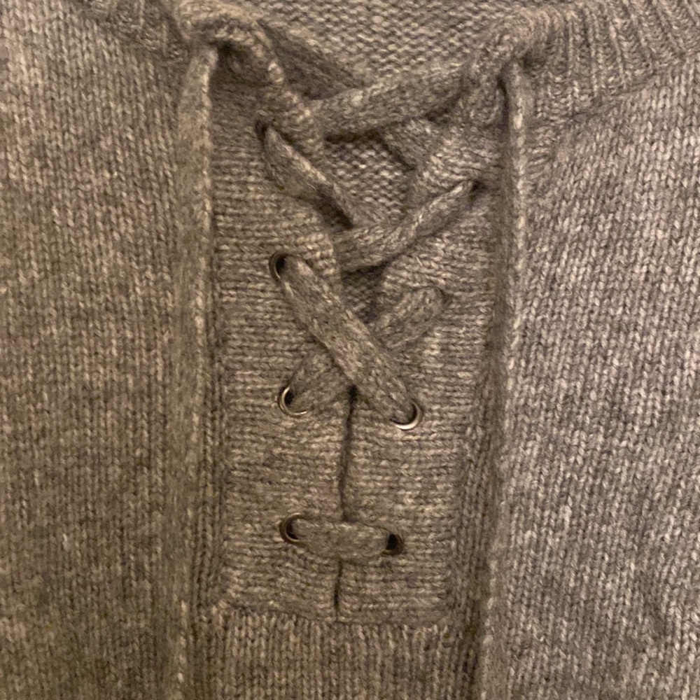 Sweater - Picture 4 of 4